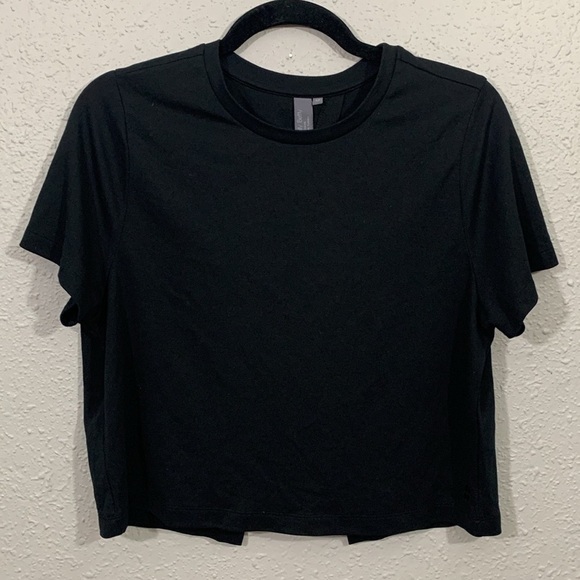 Sweaty Betty Black Crop Cross Back Short Sleeve Tee.  Size M - Picture 1 of 11